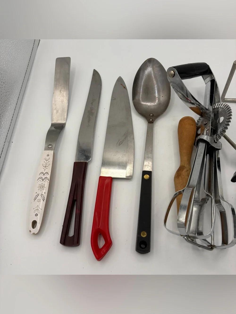 8 Pc Lot Vtg MCM Kitchen Utensils Ekco Egg Beater Sifter Bakelite Knife Tool USA